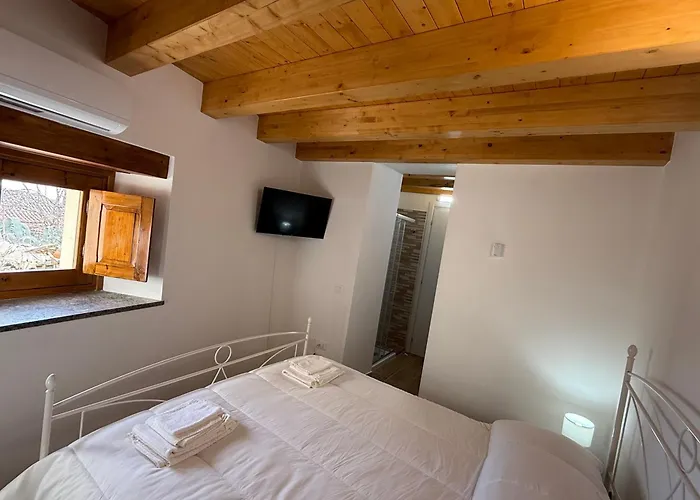 לינה וארוחת בוקר La Ginestra 3*